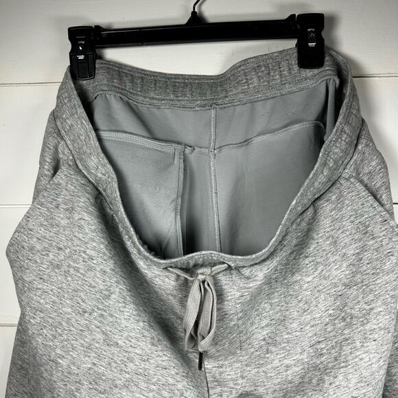 American Eagle Gray Drawstring Sweat Shorts Size XL - Picture 5 of 11
